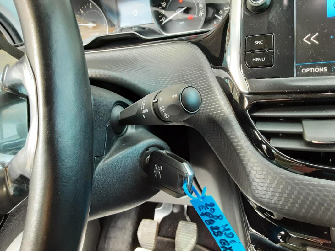 Peugeot 208 - 1.6 BlueHDi 100ch SetS BVM5 Allure Business