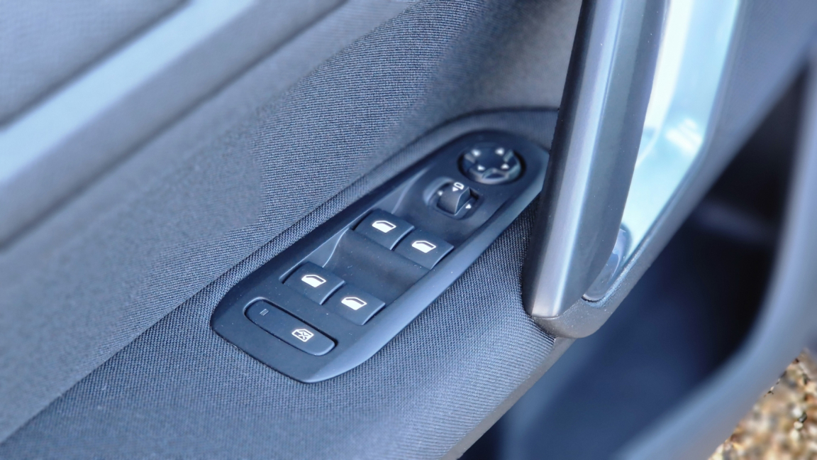 Peugeot 308 - SW BlueHDi 130ch SetS EAT8 Active Business