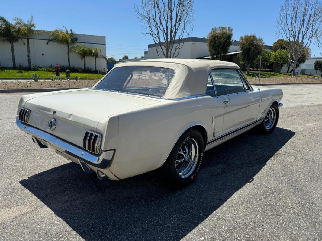 Ford Mustang - CABRIOLET 65 CODE D BOITE MECA