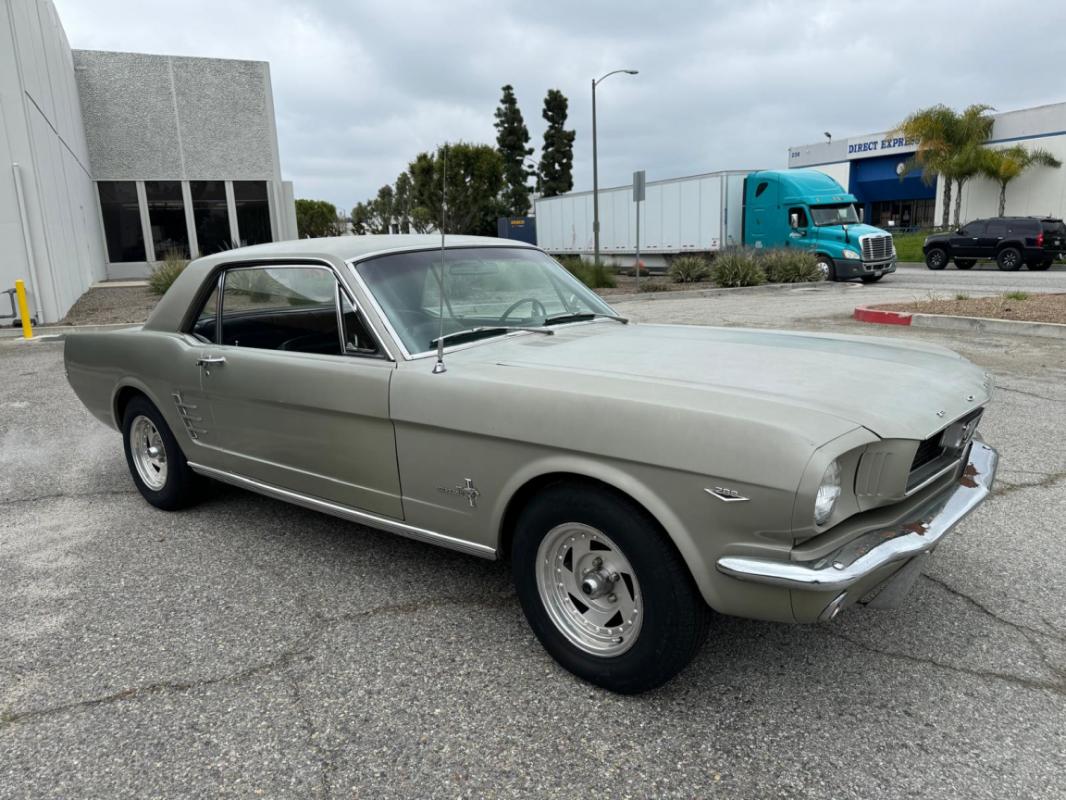 Ford Mustang - COUPE 289 CI V8 VERTE CODE C 1966