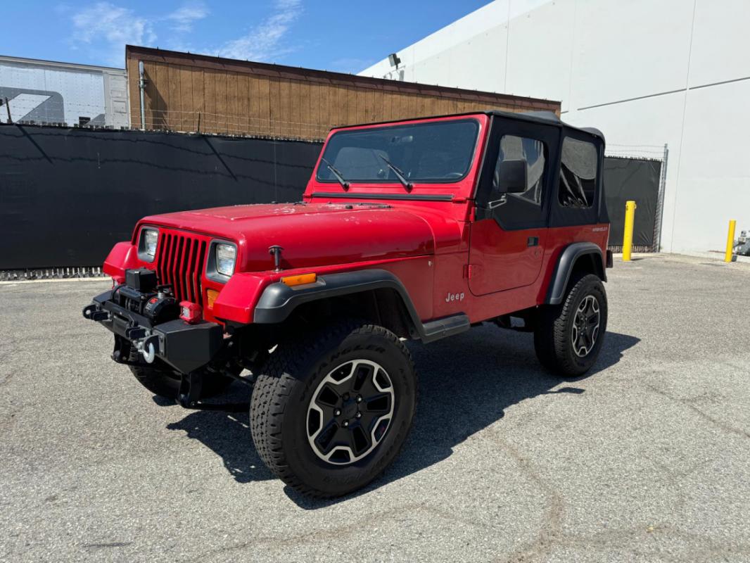 Jeep Wrangler - 4.0L 6 CYLINDRES ROUGE