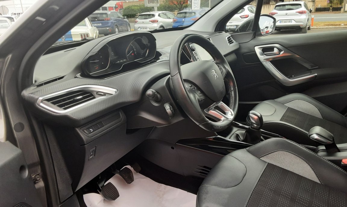 Peugeot 2008 - 1.6 BlueHDi 100ch BVM5 ALLURE + Camera