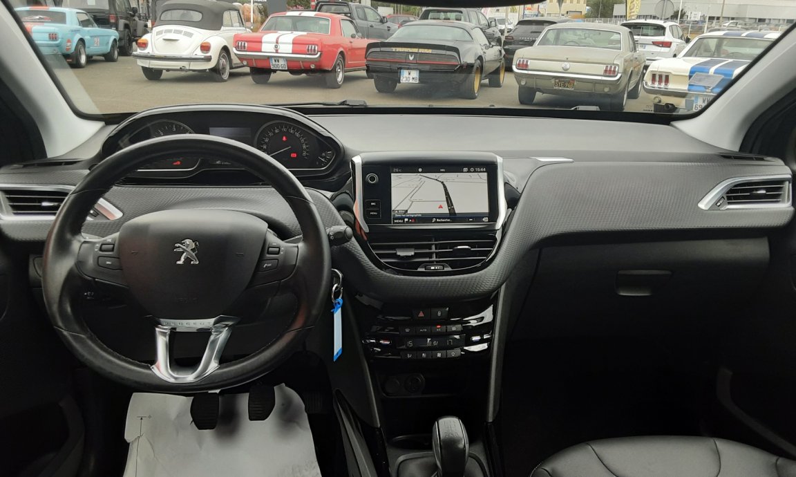 Peugeot 2008 - 1.6 BlueHDi 100ch BVM5 ALLURE + Camera