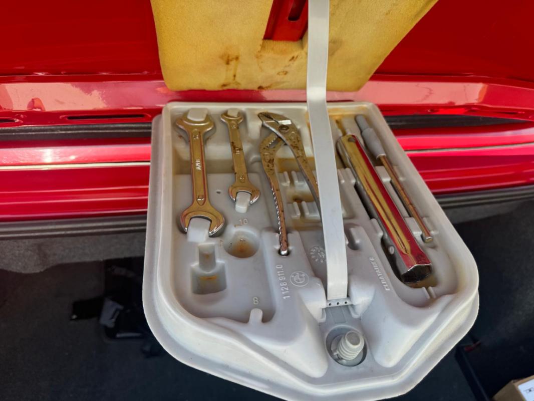 BMW Série 3 - 325 I E30 CABRIOLET ROUGE BOITE MECA 1987