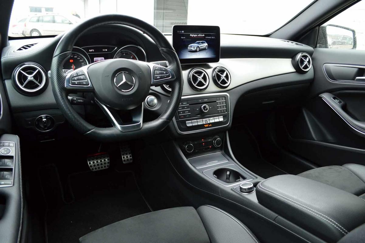 Mercedes Classe GLA - 180 D SPORT PACK AMG LINE 7G-DCT