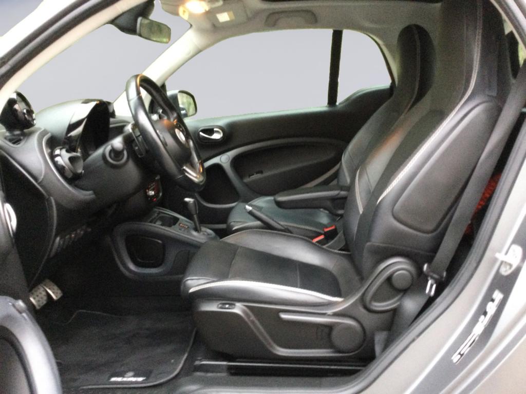 Smart ForTwo - Coupe 0.9i - 109 S&S BV Twinamic II Brabus Xclusive -Garantie 12 Mois