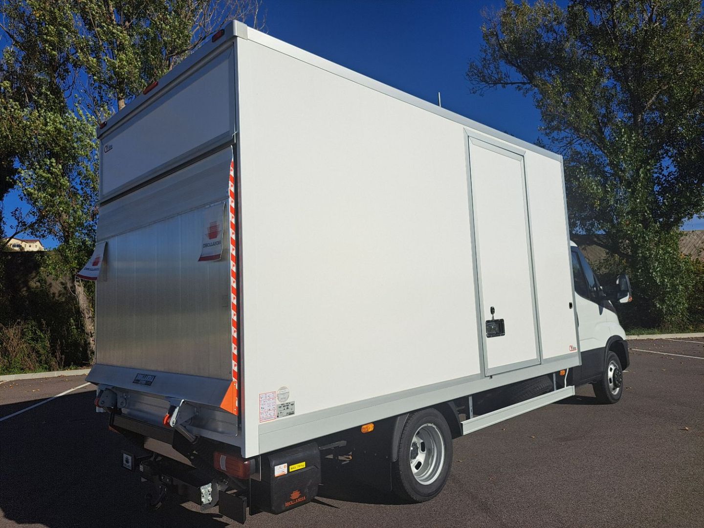 IVECO DAILY - 35C18 CAISSE PRIMEUR HAYON