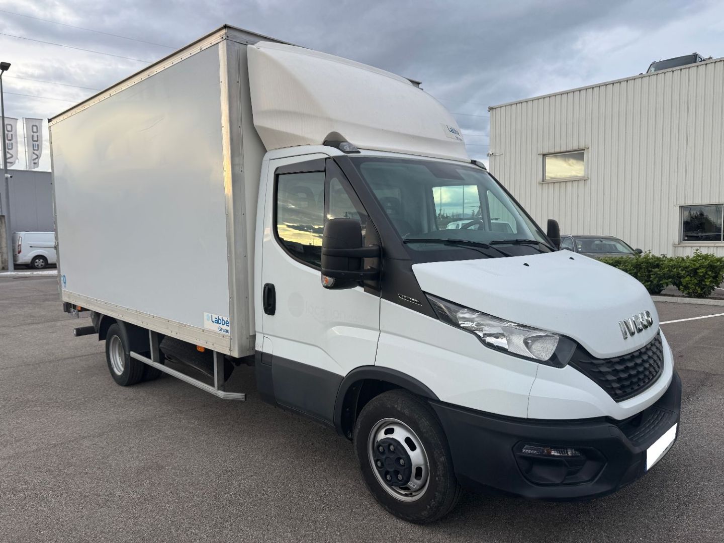 IVECO DAILY CAISSE 35C16 HAYON