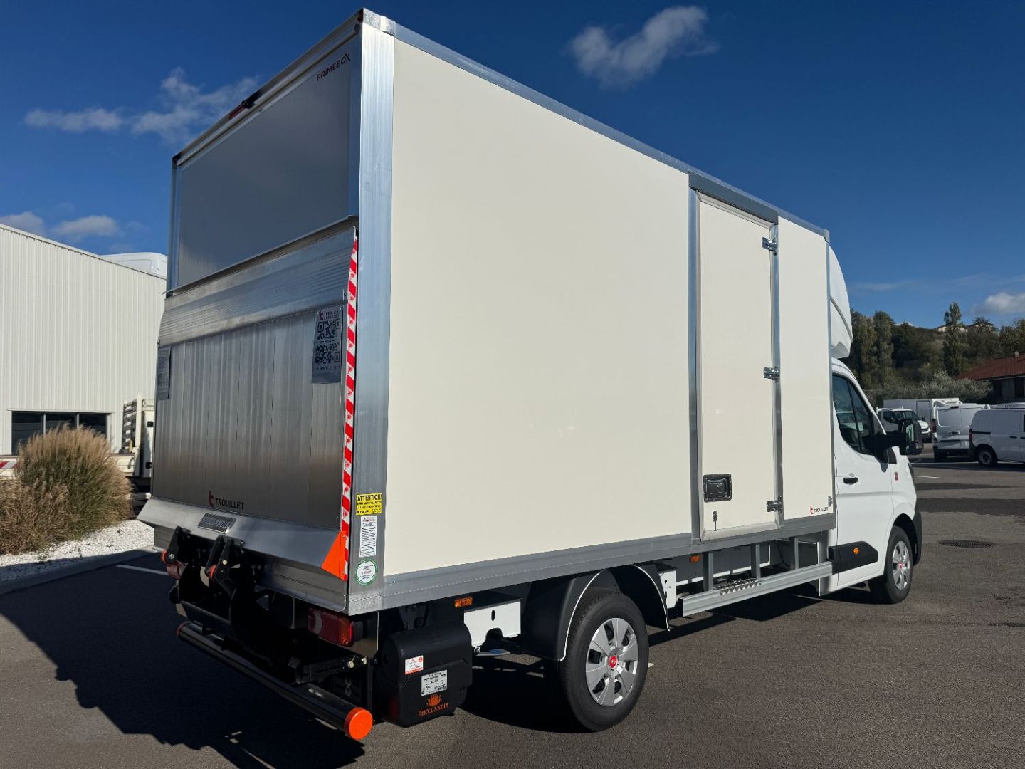 RENAULT MASTER CAISSE - 170CV HAYON 20M3