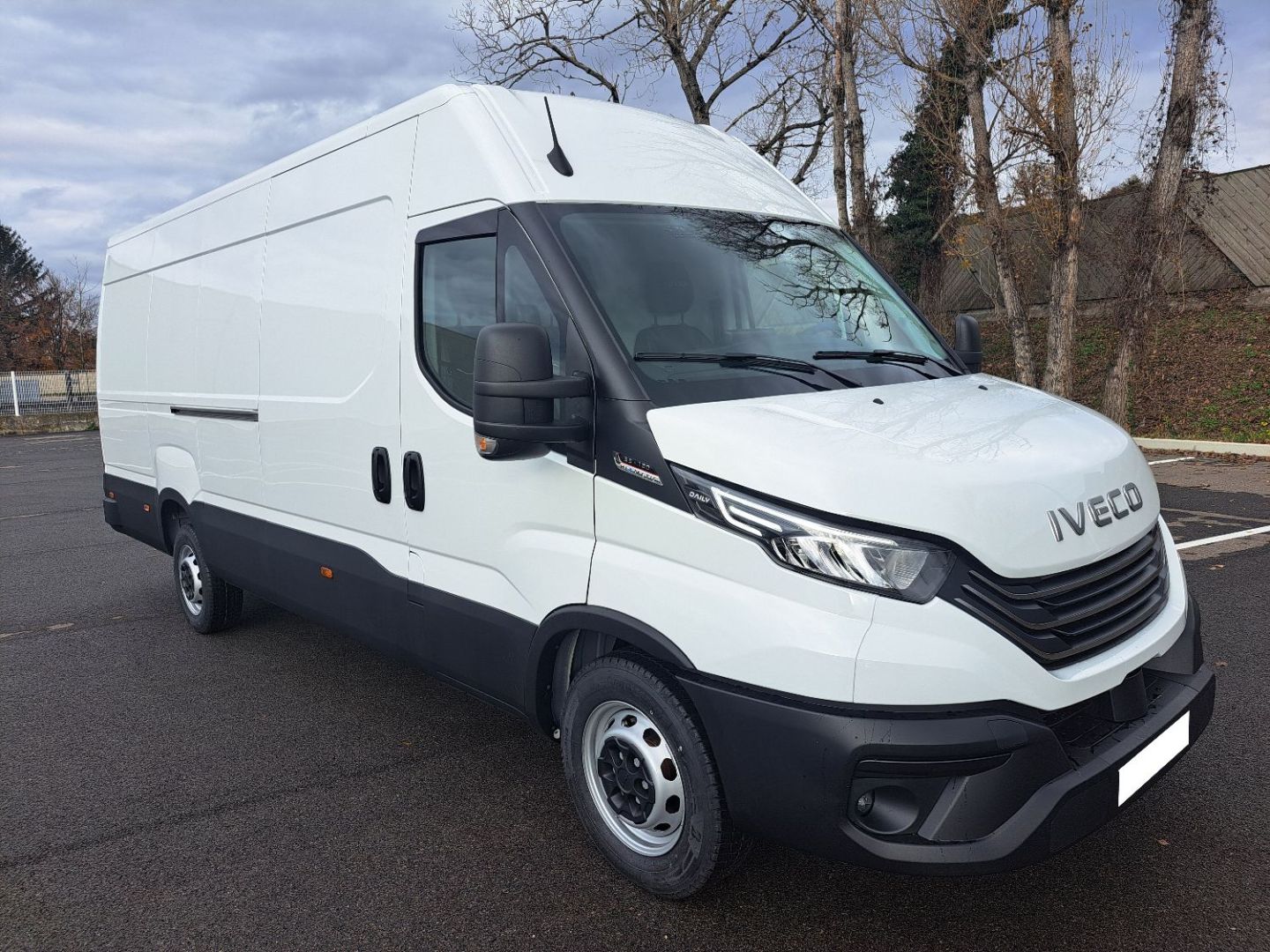 IVECO DAILY FOURGON - 35S18 A8 L4 (2024)