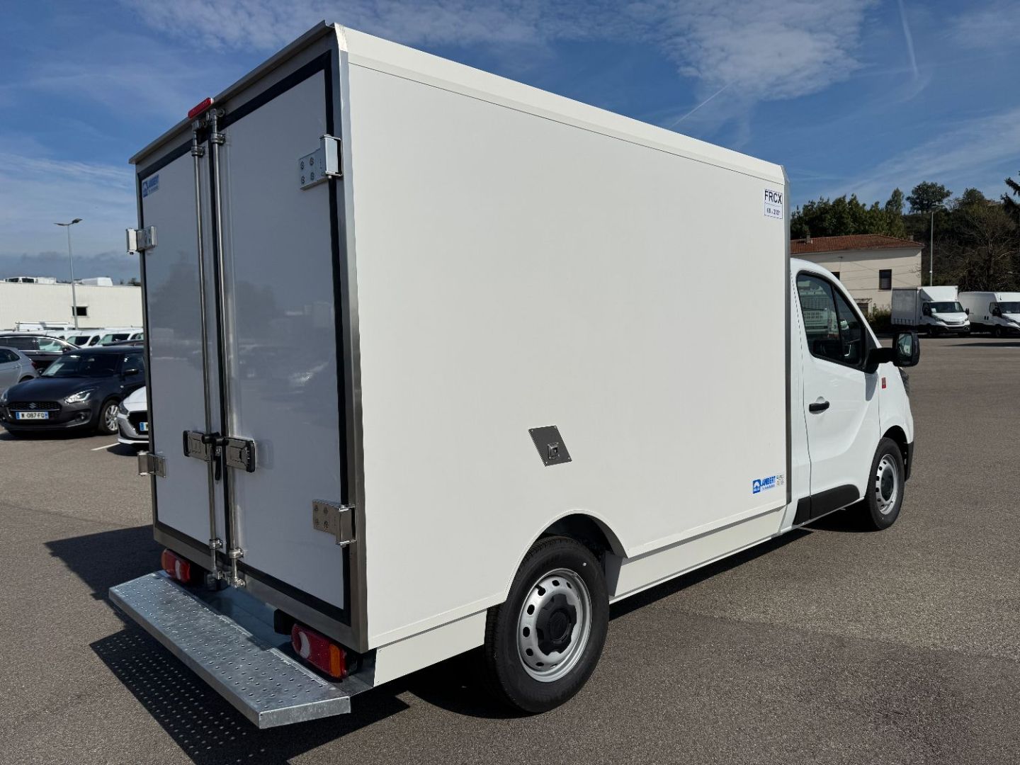 RENAULT TRAFIC FRIGORIFIQUE - 150CV PLANCHER CABINE 8.4M3