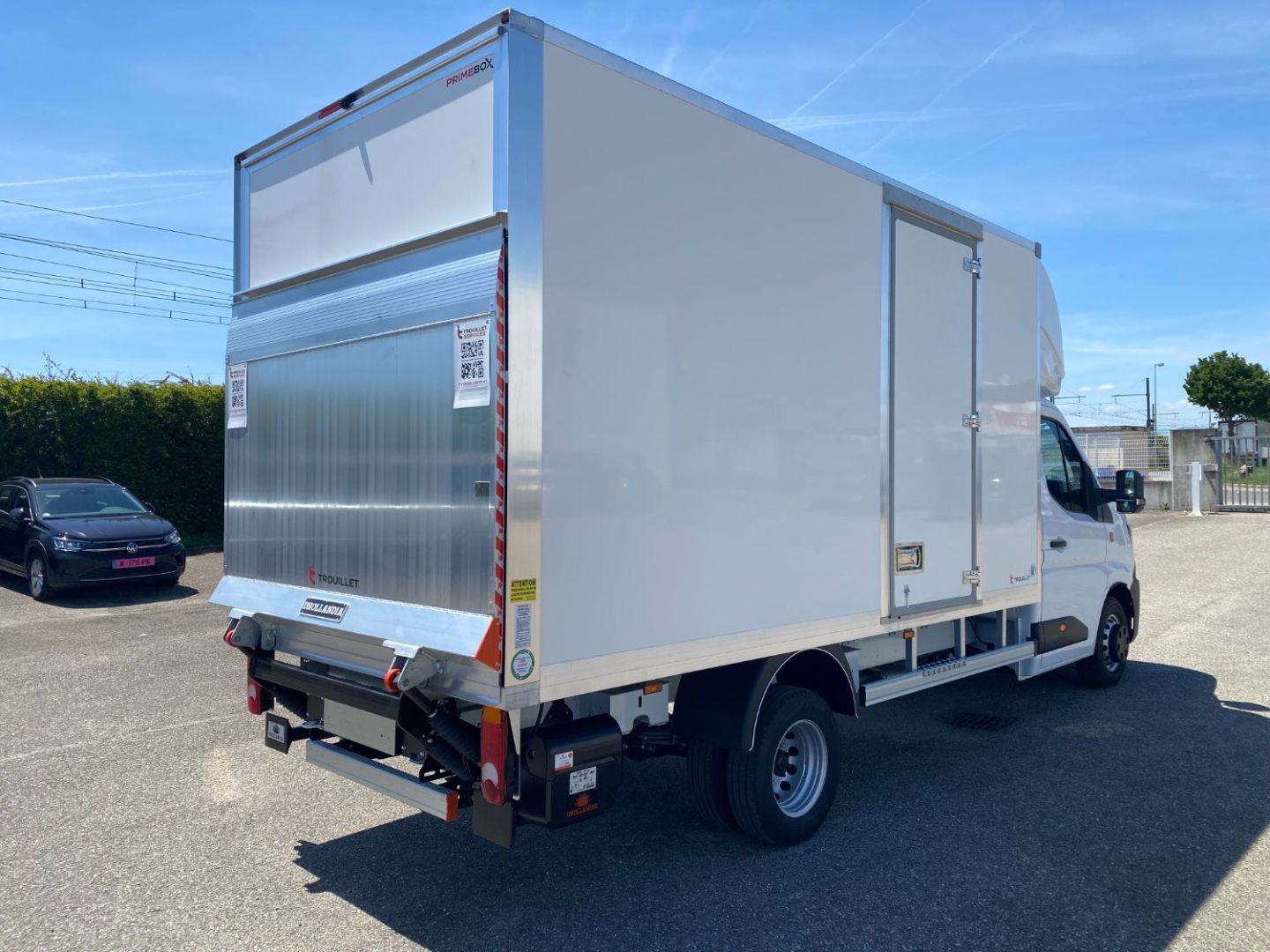 RENAULT MASTER CAISSE - 170 CV L4 RJ 3T5 20M3 HAYON PORTE LATERALE CAPUCINE