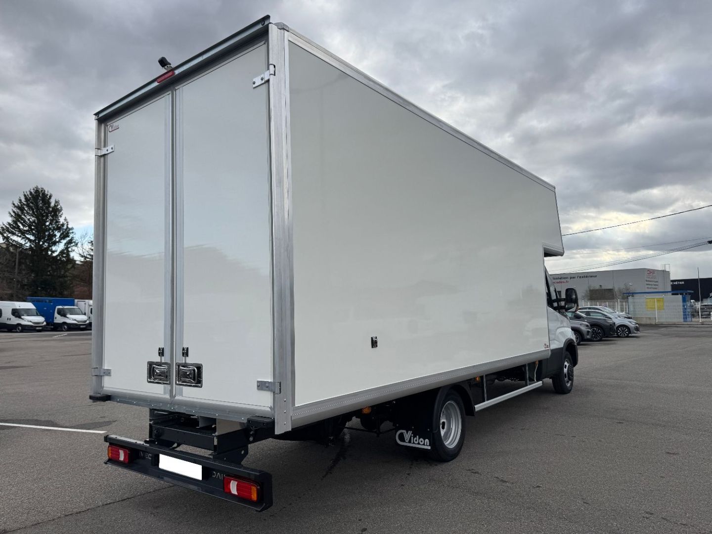 IVECO DAILY CAISSE - 35C18 A8 180CV 3L DEMENAGEMENT 27.5M3