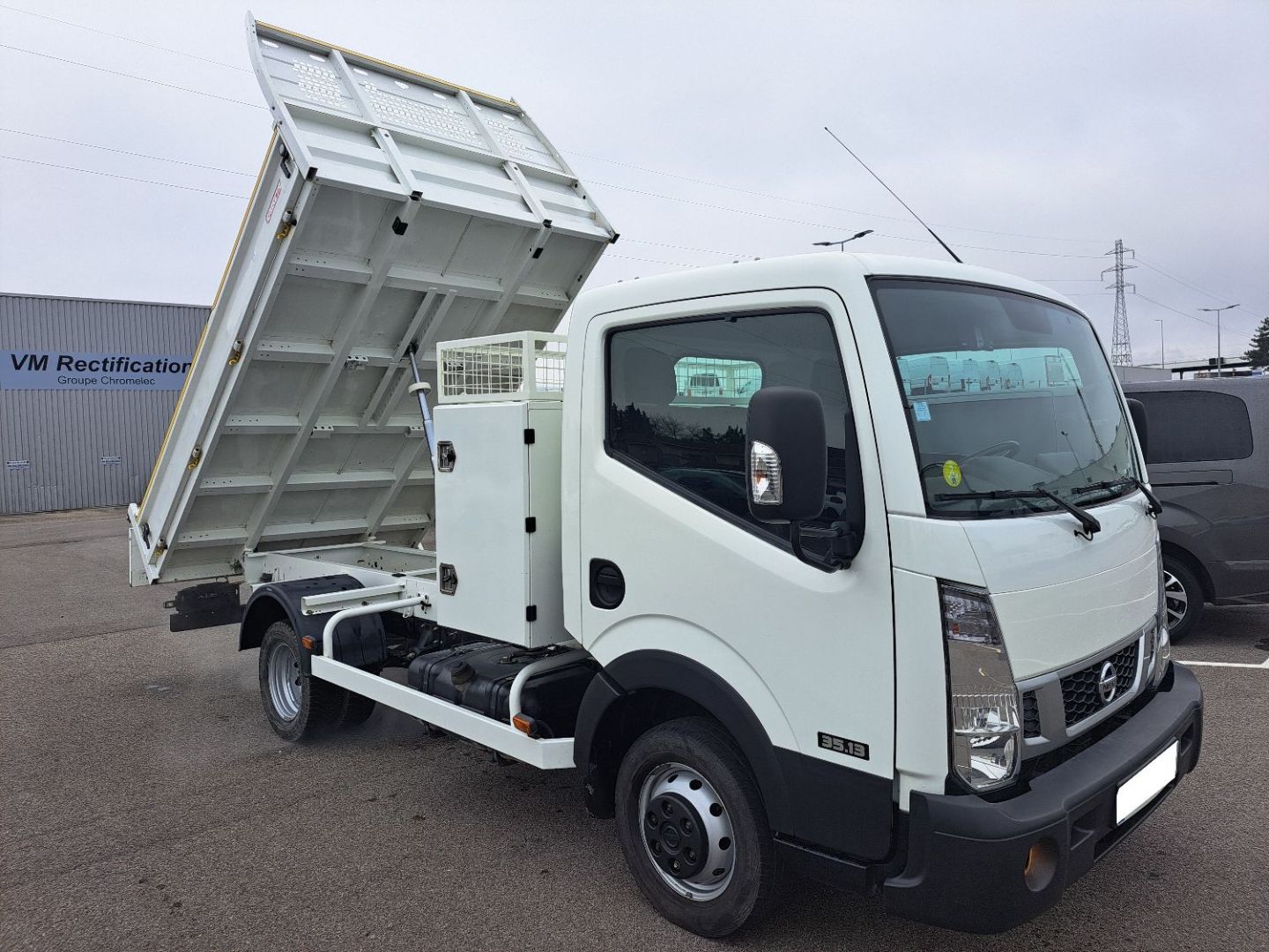 NISSAN CABSTAR - 35.13 BENNE COFFRE (2018)