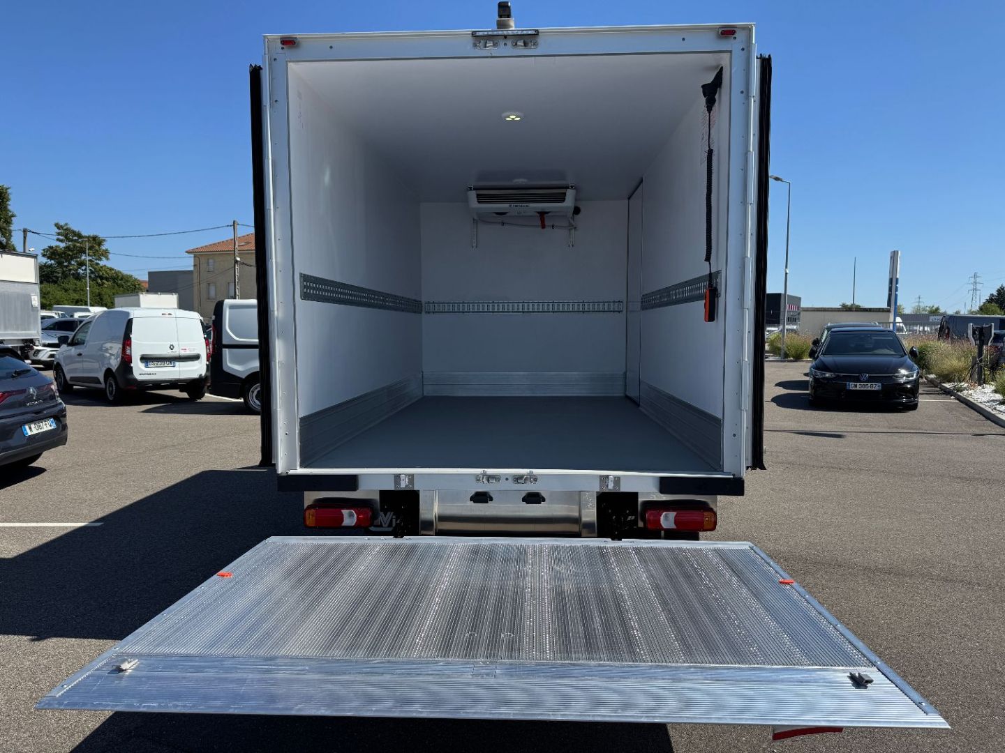 IVECO DAILY FRIGORIFIQUE - 35C18 A8 180CV 3L CAISSE HAYON 14.8M3