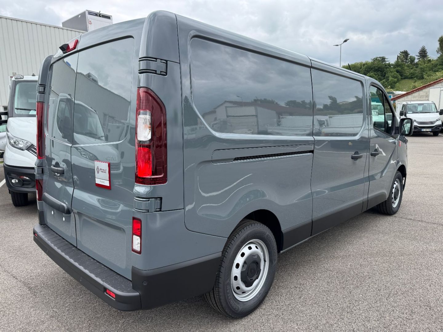 RENAULT TRAFIC FOURGON - L2H1 3T BLUE DCI 150 BVA9 GSR2 RED EDITION