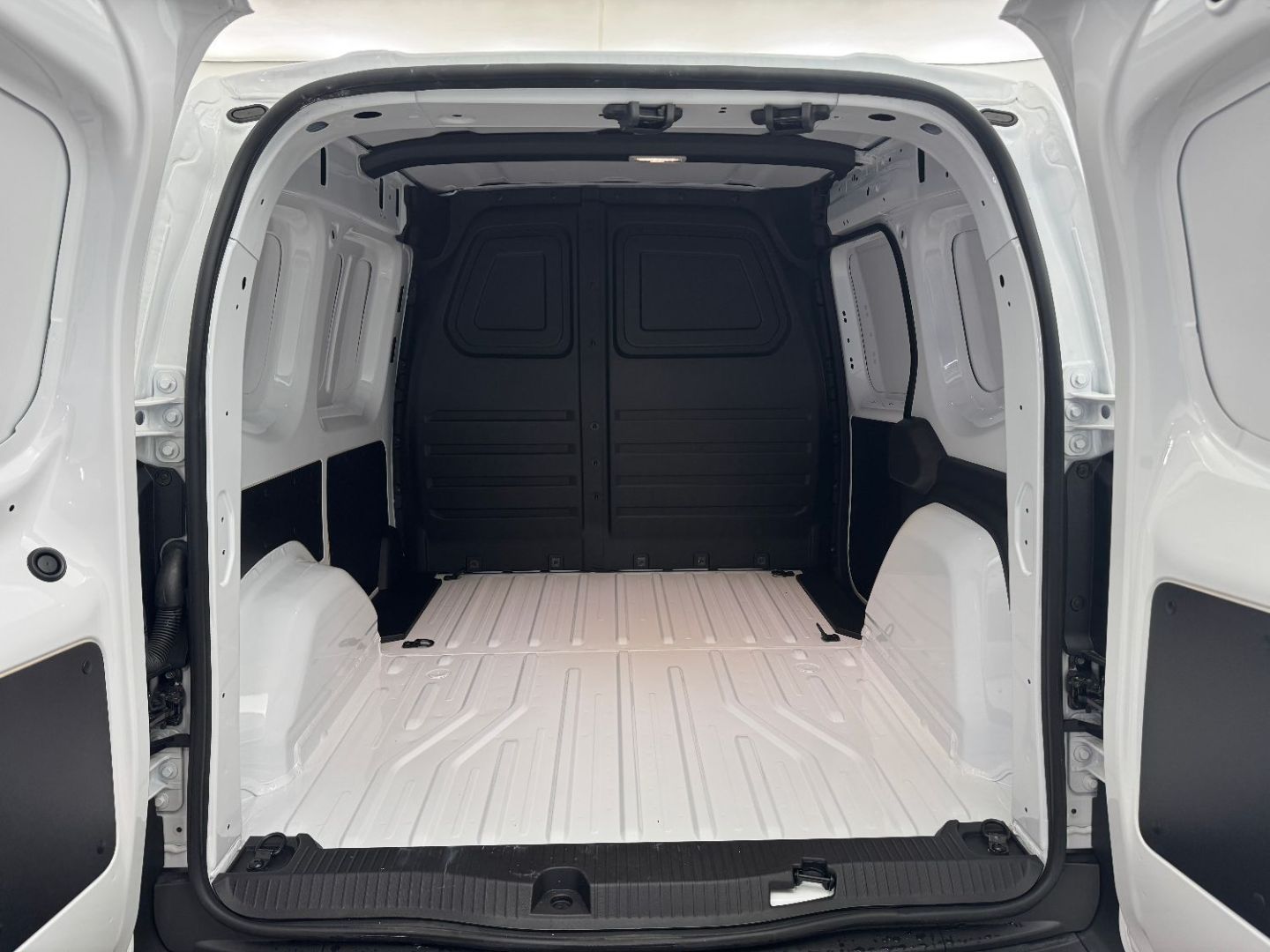 RENAULT KANGOO VAN - FG TOLE DCI 95 L1 ADVANCE 3PL
