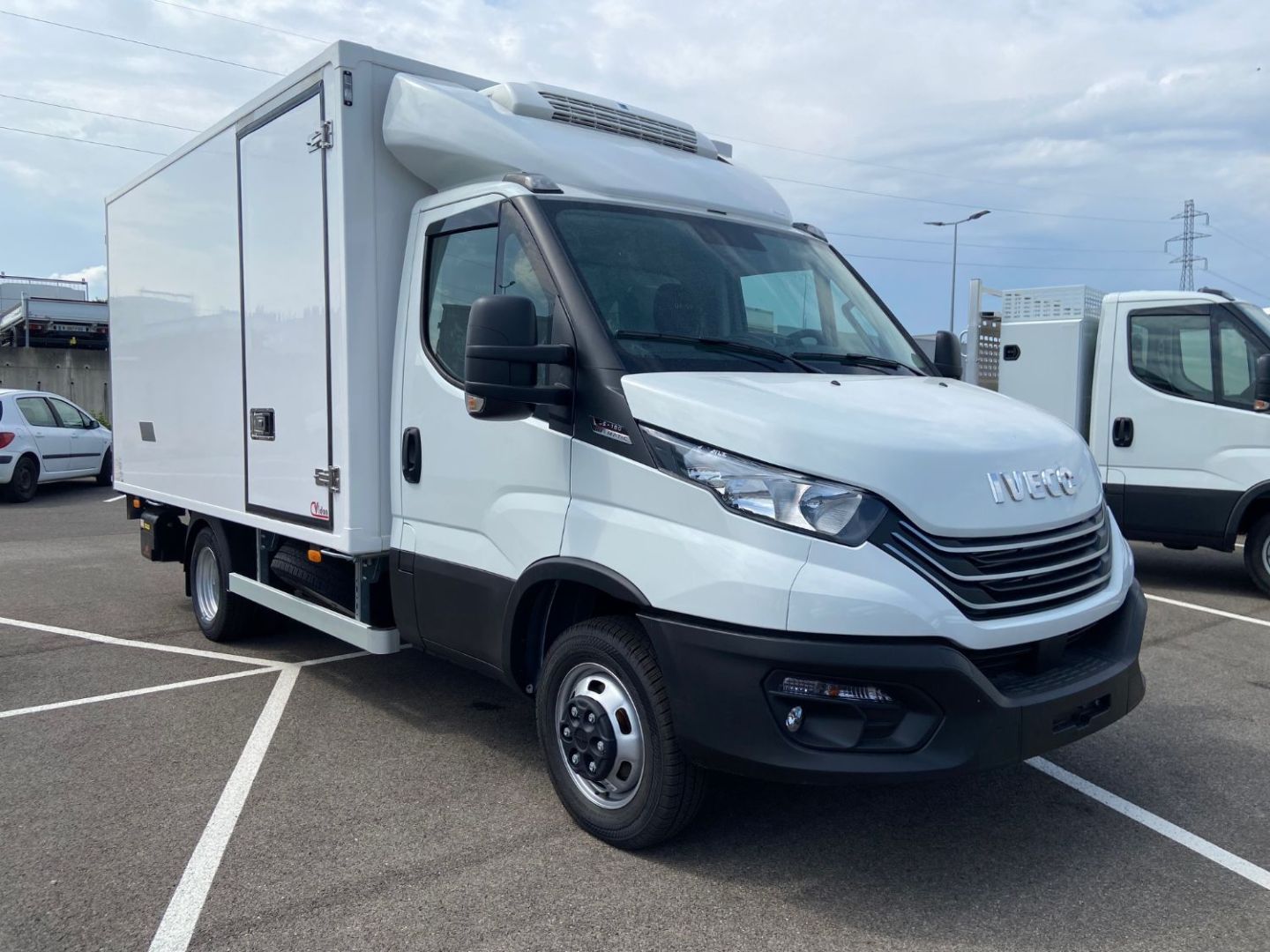 IVECO DAILY - 35C18 A8 CAISSE HAYON FRIGO 68000E HT (2024)