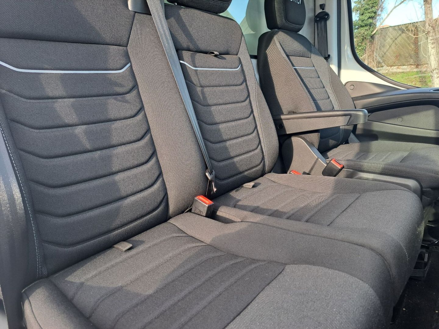 IVECO DAILY FRIGORIFIQUE - 35C18 A8 180CV 3L CAISSE HAYON 14.8M3