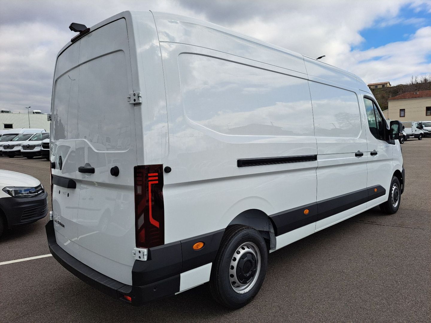 RENAULT MASTER VAN - 3T5 L3H2 BLUE DCI 150