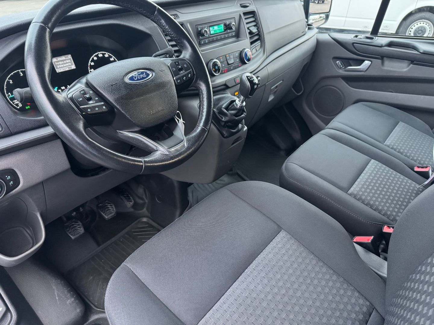 FORD TRANSIT CUSTOM - 280 L1H1 2.0 TDCi 130 TREND