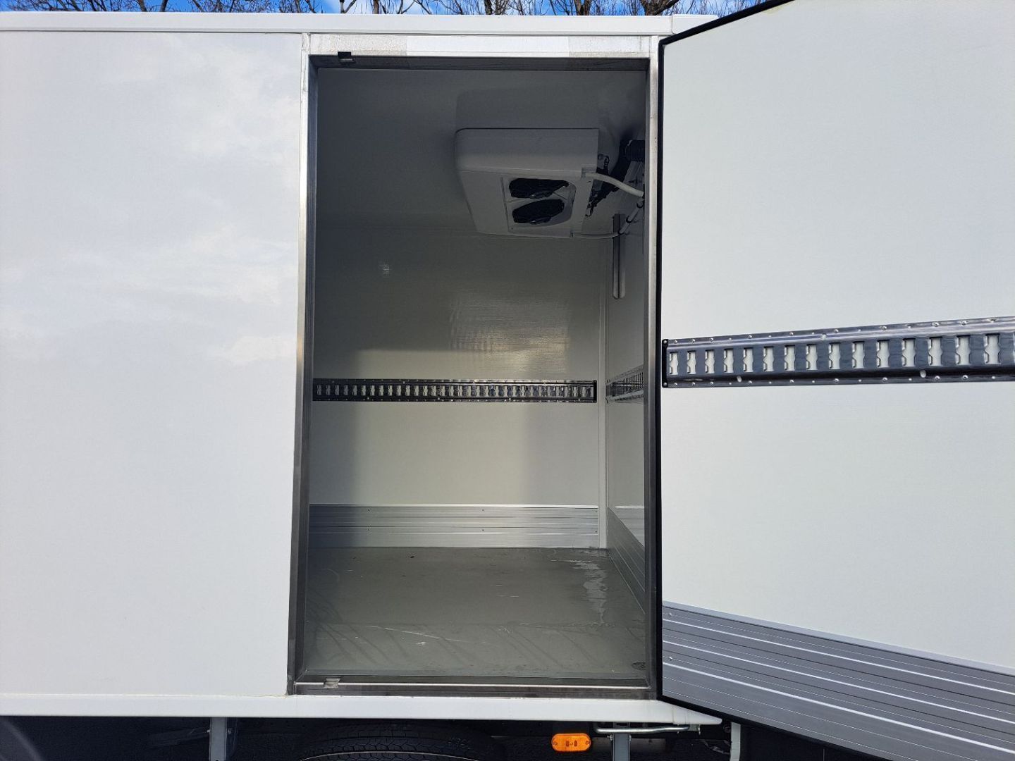 IVECO DAILY FRIGORIFIQUE - 35C18 A8 180CV 3L CAISSE HAYON 14.8M3