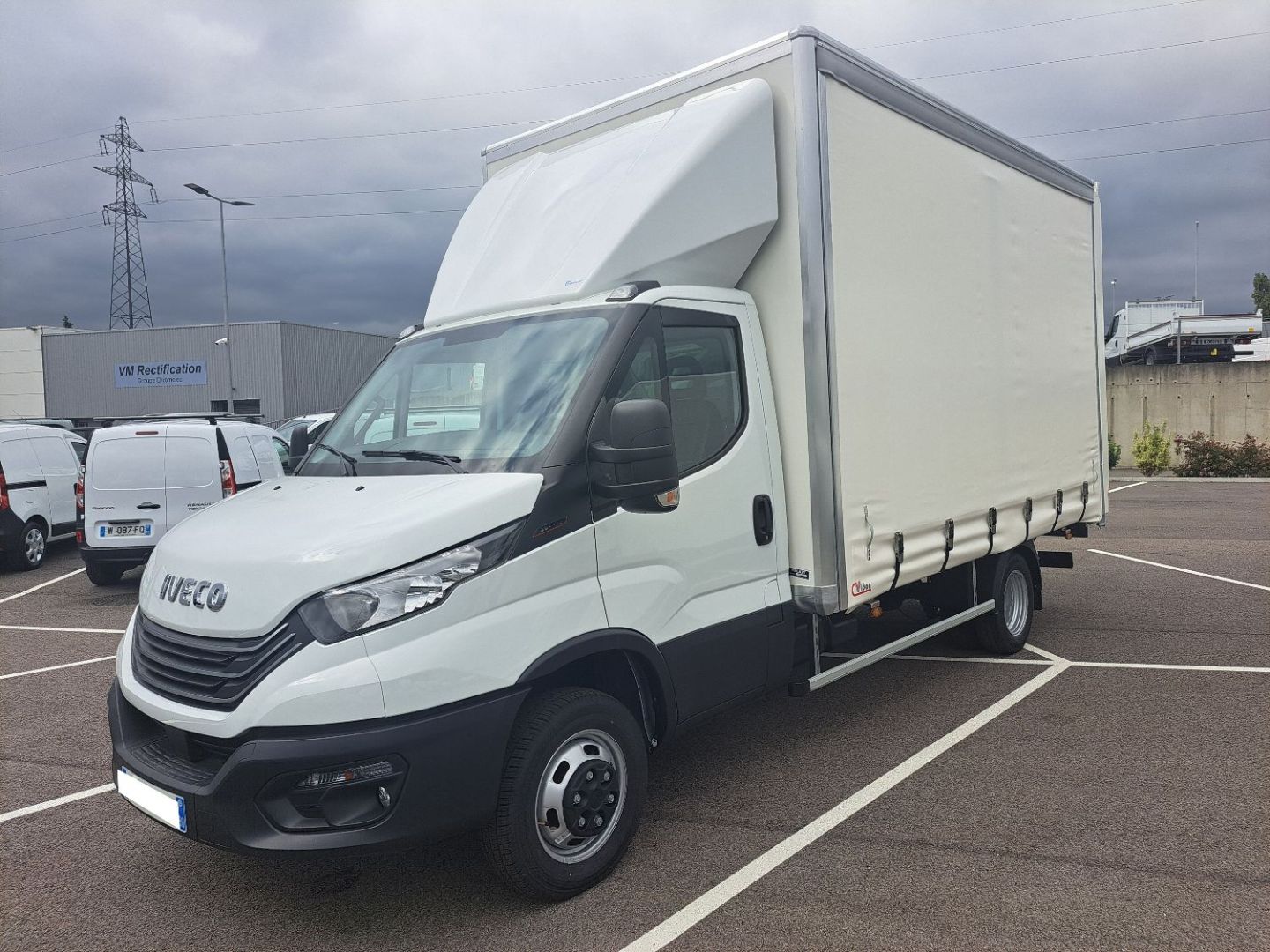 IVECO DAILY CAISSE - 35C18 180CV 3L MIXTE