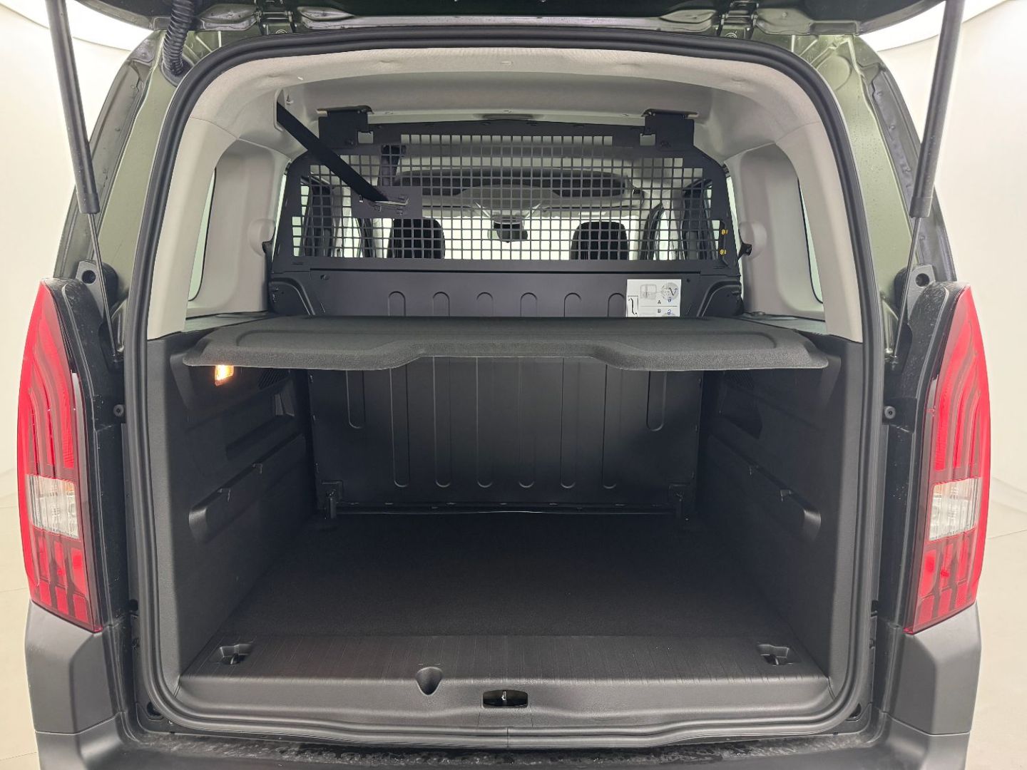 PEUGEOT RIFTER - N1 1.5 BlueHDi 130 Allure EAT8 5pl