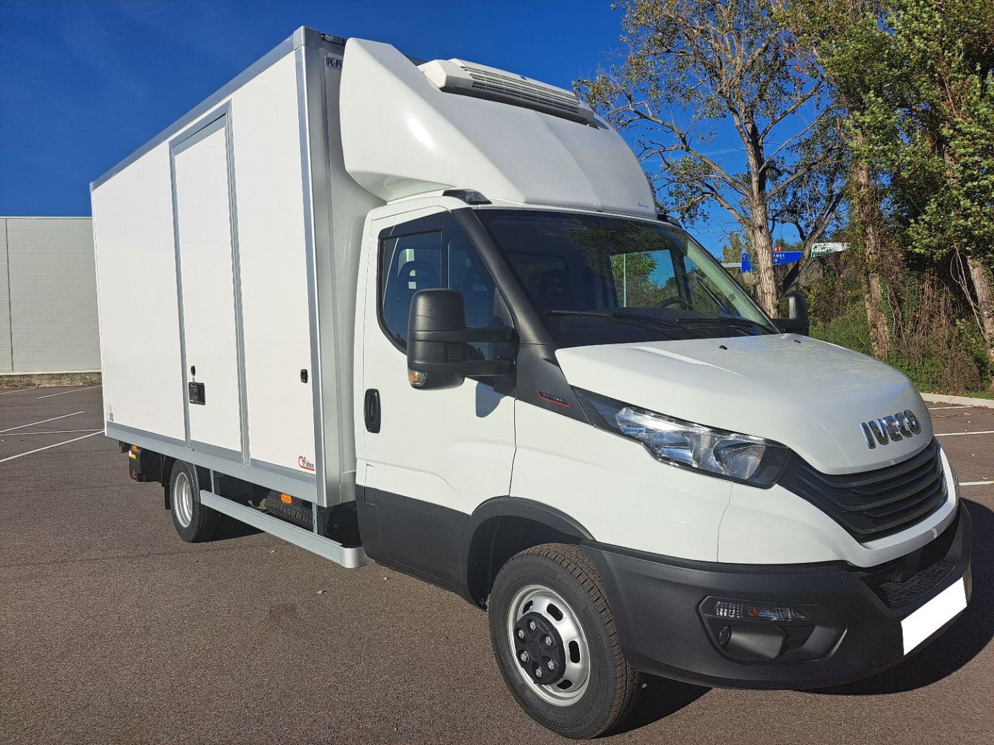 IVECO DAILY - 35C18 CAISSE PRIMEUR HAYON 67000E HT