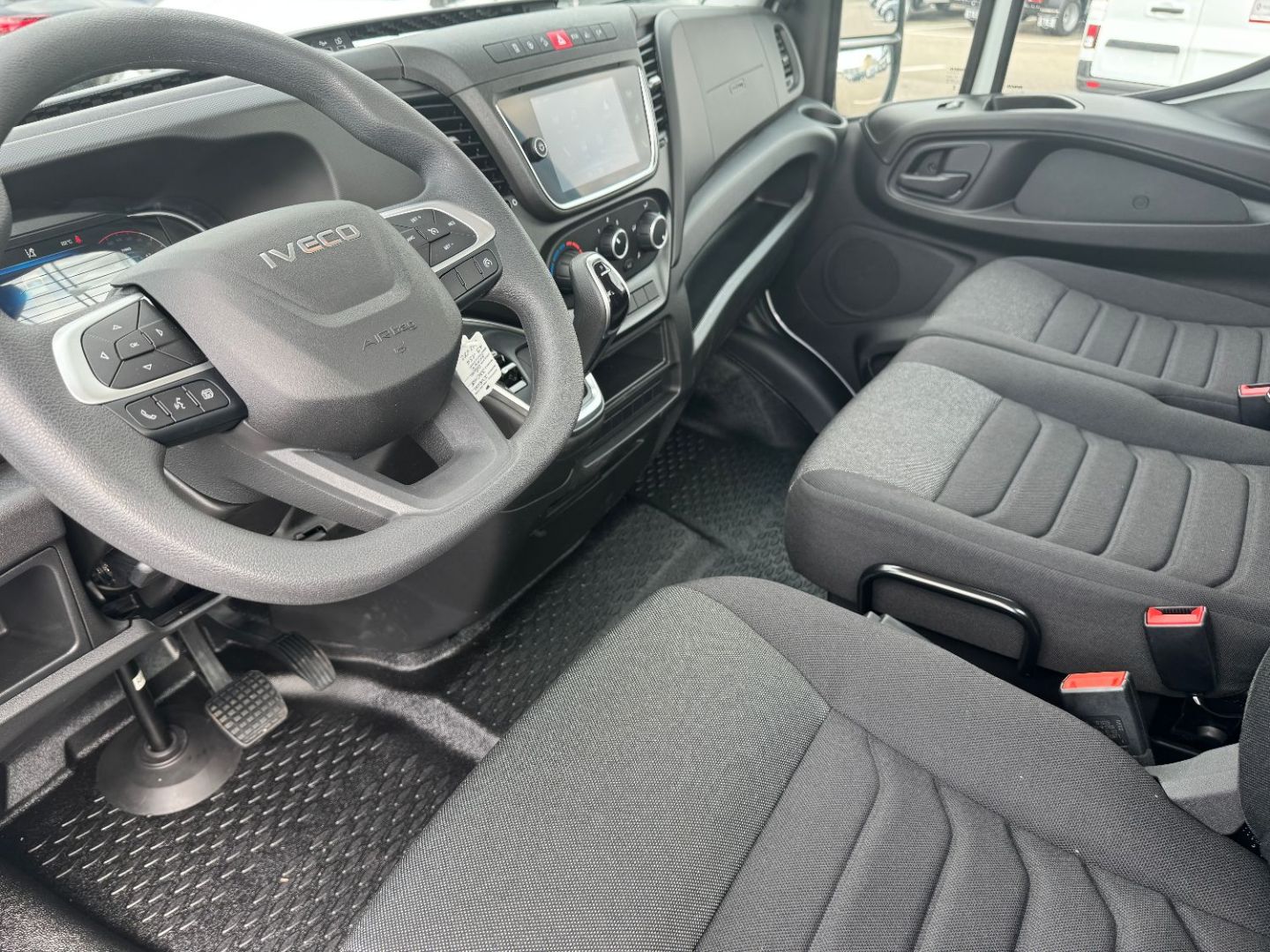 IVECO DAILY BENNE - 35C18 A8 180CV 3L JPM ACIER ATTELAGE