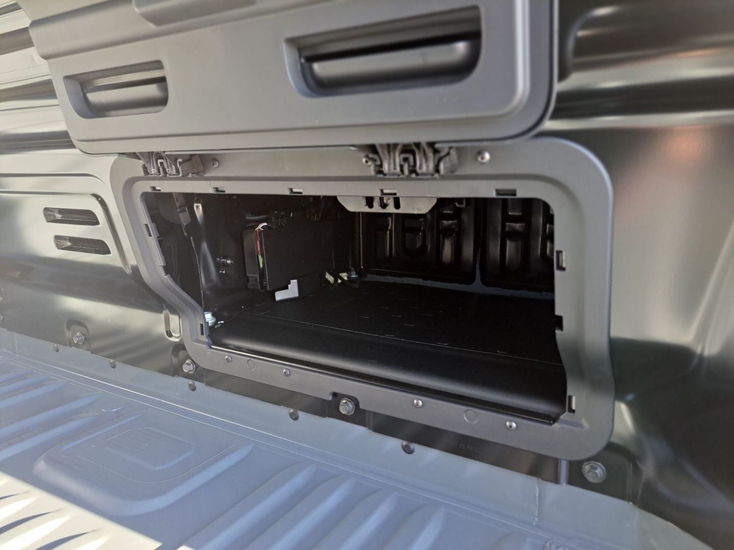 RENAULT TRAFIC FOURGON - L1H1 3T BLUE DCI 150 AUTO BVA9 RED EDITION