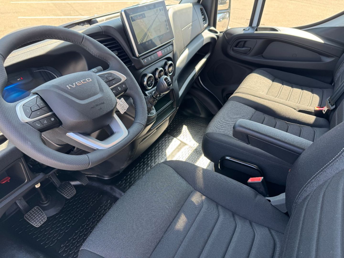 IVECO DAILY FOURGON - 35S18 180CV 3L L3H2 12M3