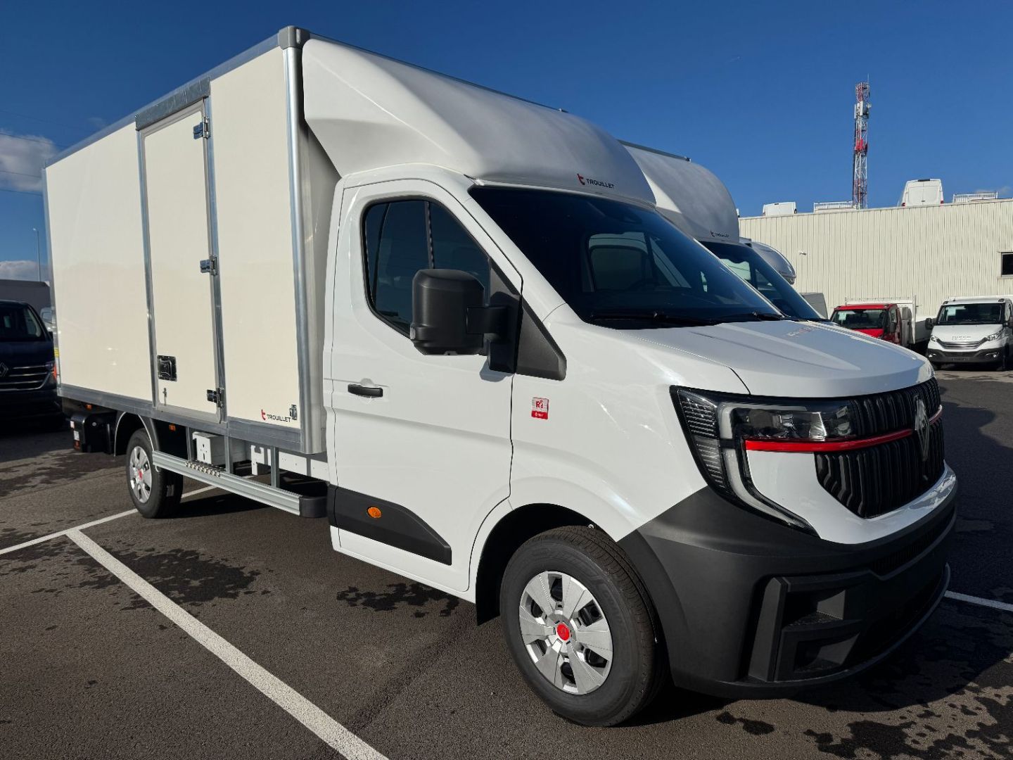 RENAULT MASTER CAISSE - MOINS DE 3M 170CV BVA TROUILLET D HOLLANDIA 2 VERRINS (2026)