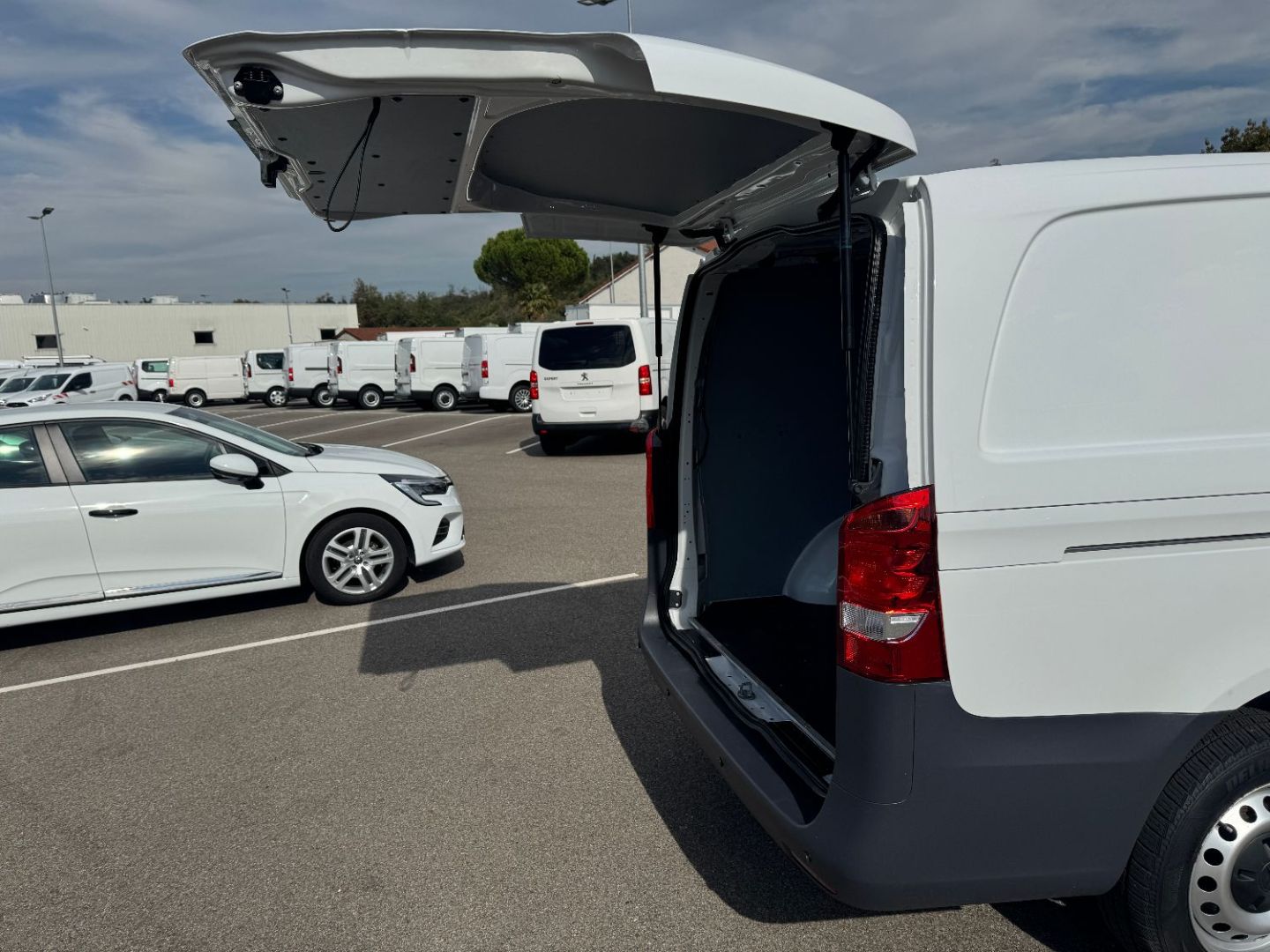 MERCEDES-BENZ VITO FOURGON - 111 CDI 114 LONG