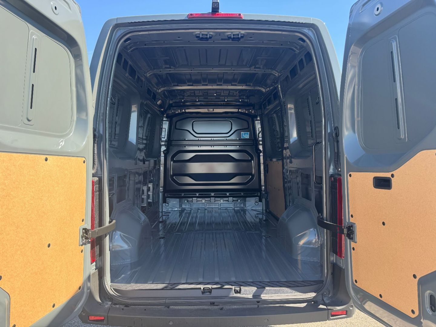 RENAULT MASTER VAN - 3T5 L2H2 BLUE DCI 170 AUTO