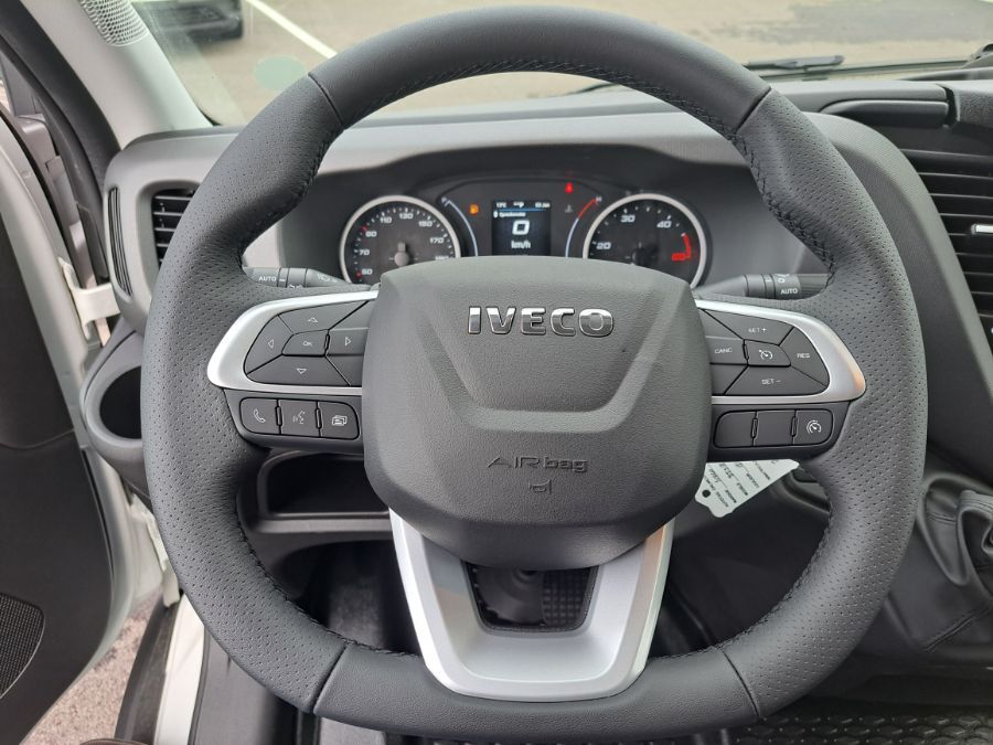IVECO DAILY FOURGON - 35S18 A8 L3 VEHICULE ATELIER FLEXIBLE HYDRAULIQUE