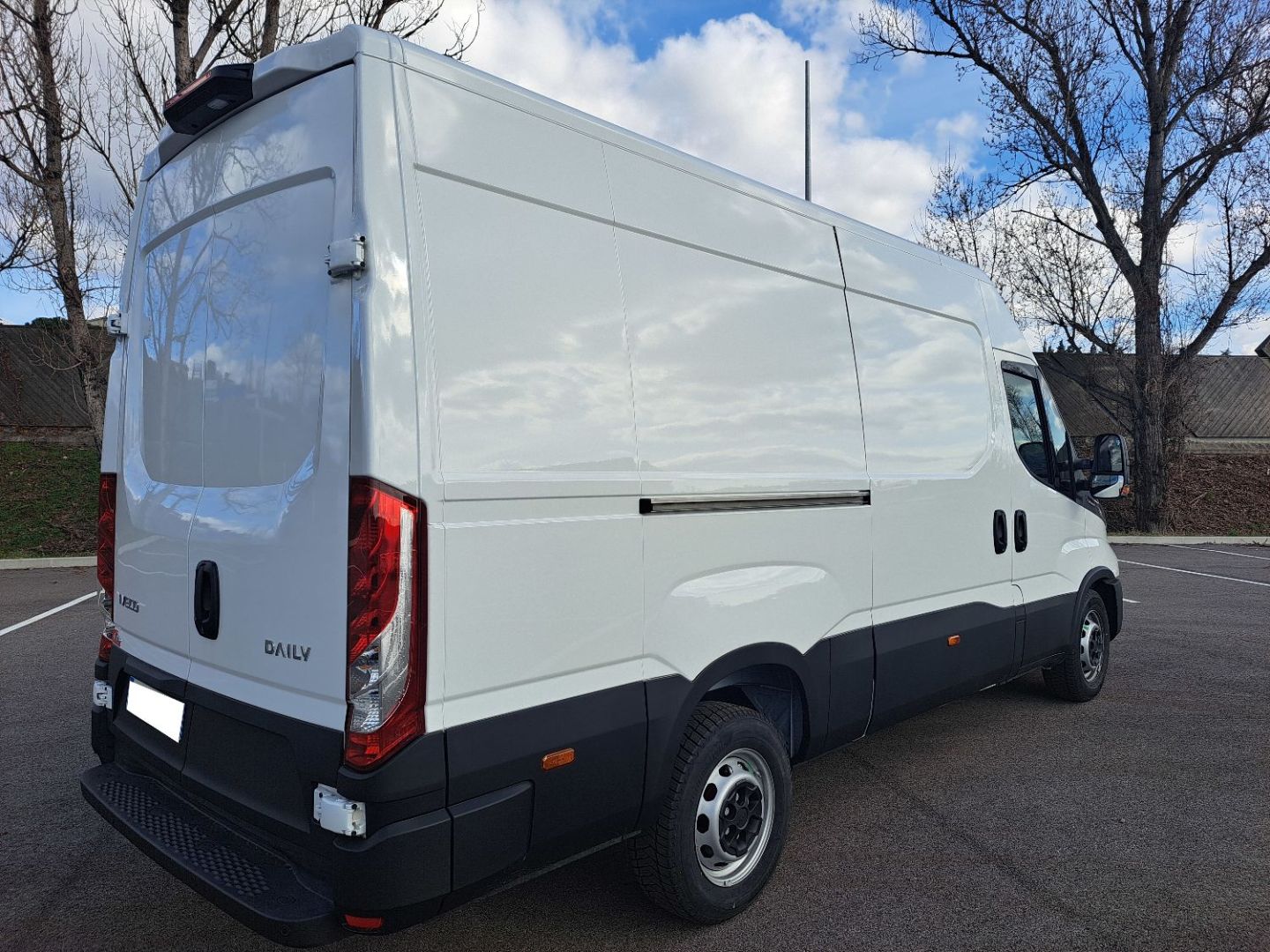 IVECO DAILY FRIGORIFIQUE - 35S18 A8 180CV 3L FOURGON L3H2 8.7M3