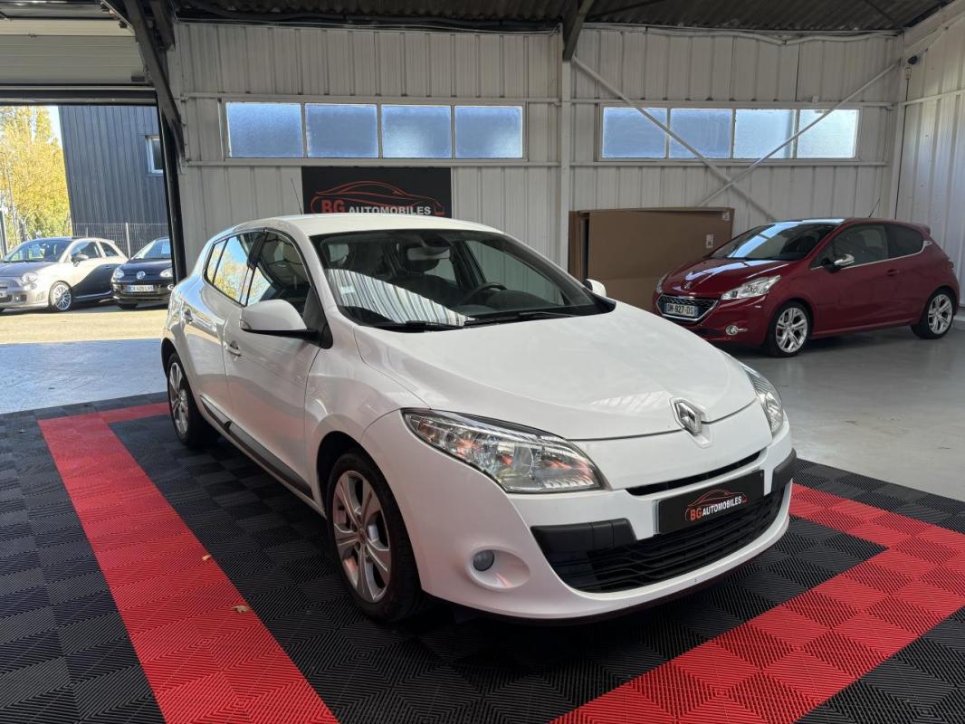 Renault Mégane - 1.5 dCi 110 CH DYNAMIQUE - GARANTIE 6 MOIS