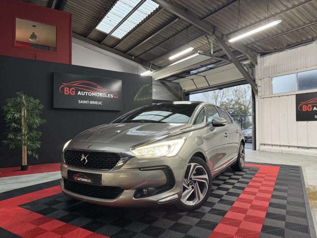 DS DS 5 - Hybrid 4x4 2.0 HDi 160 CH bva + Electric 37ch SPORT CHIC - GARANTIE 6 MOIS