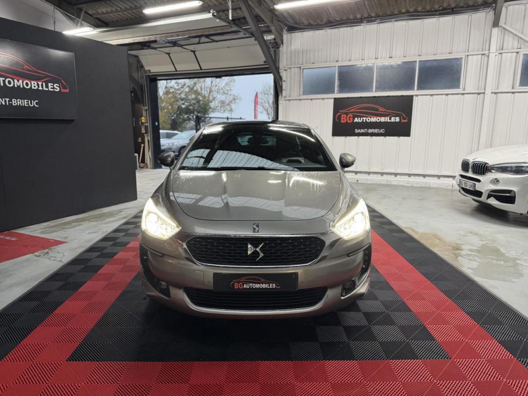 DS DS 5 - Hybrid 4x4 2.0 HDi 160 CH bva + Electric 37ch SPORT CHIC - GARANTIE 6 MOIS