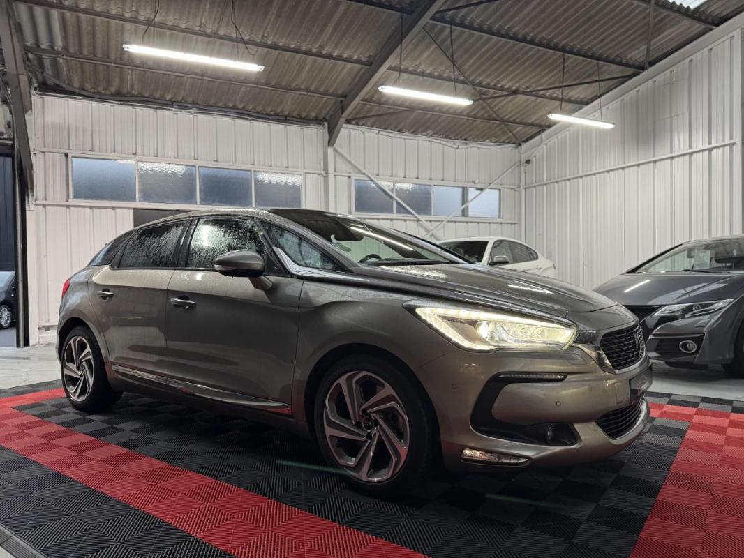 DS DS 5 - Hybrid 4x4 2.0 HDi 160 CH bva + Electric 37ch SPORT CHIC - GARANTIE 6 MOIS