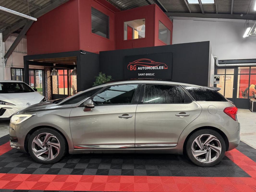 DS DS 5 - Hybrid 4x4 2.0 HDi 160 CH bva + Electric 37ch SPORT CHIC - GARANTIE 6 MOIS