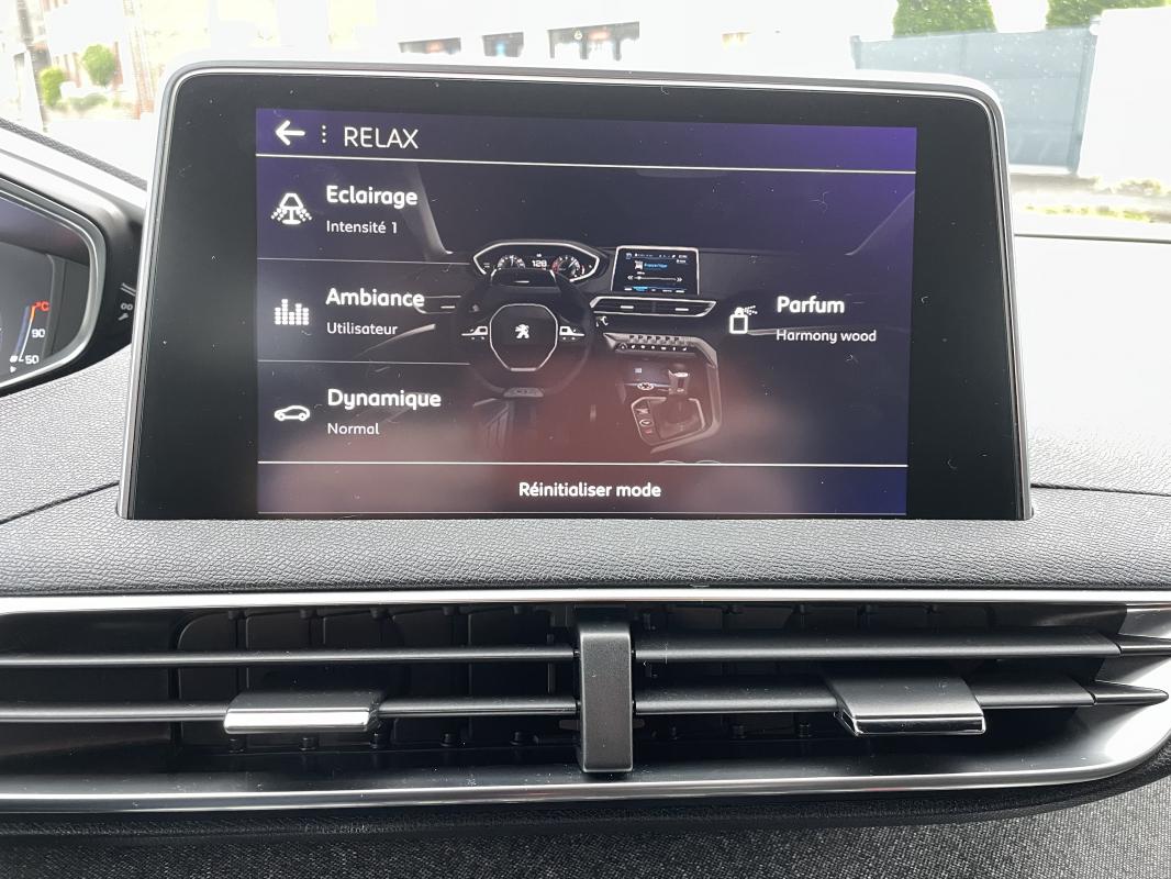 Peugeot 3008 - GT - LINE 1.2 ESSENCE 130CV BVM6 + OPTIONS
