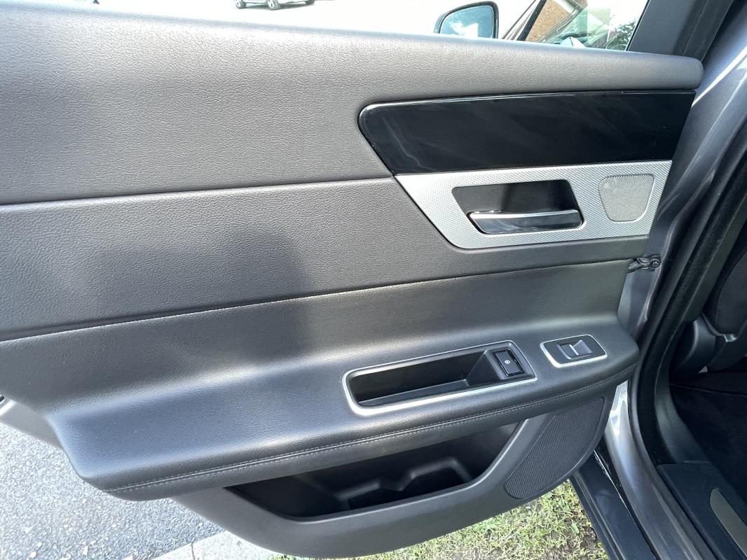 Jaguar XF - 2.0D 163 CV E-performance Prestige