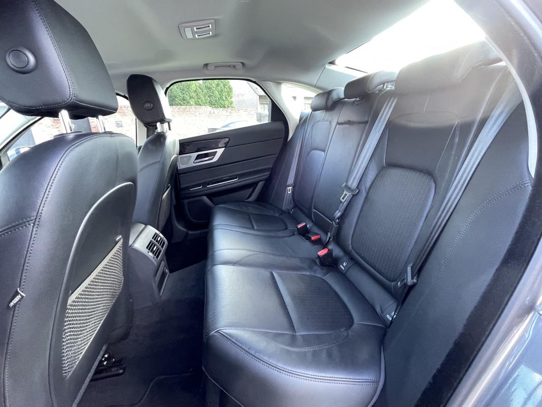 Jaguar XF - 2.0D 163 CV E-performance Prestige