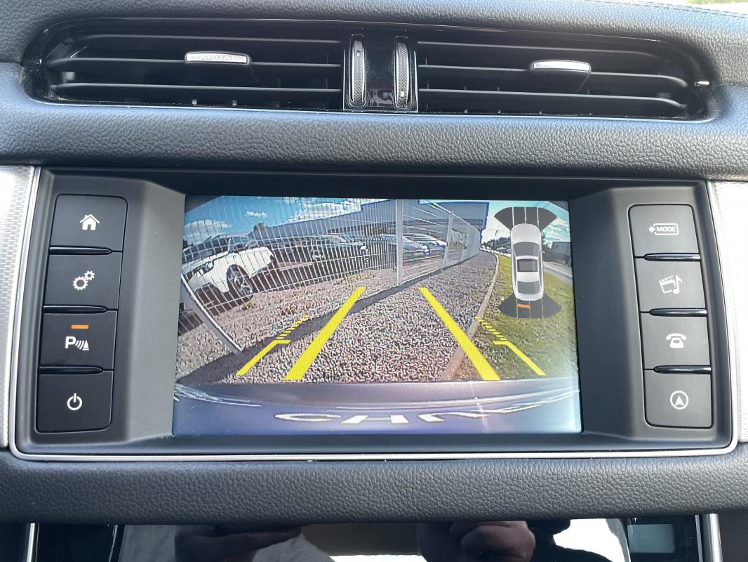 Jaguar XF - 2.0D 163 CV E-performance Prestige