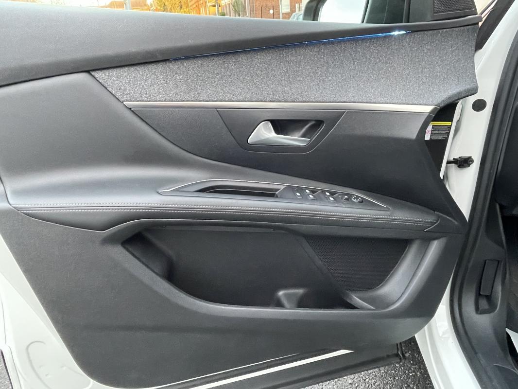 Peugeot 3008 - ALLURE 1.2 ESSENCE 130 EAT8 1ère MAIN