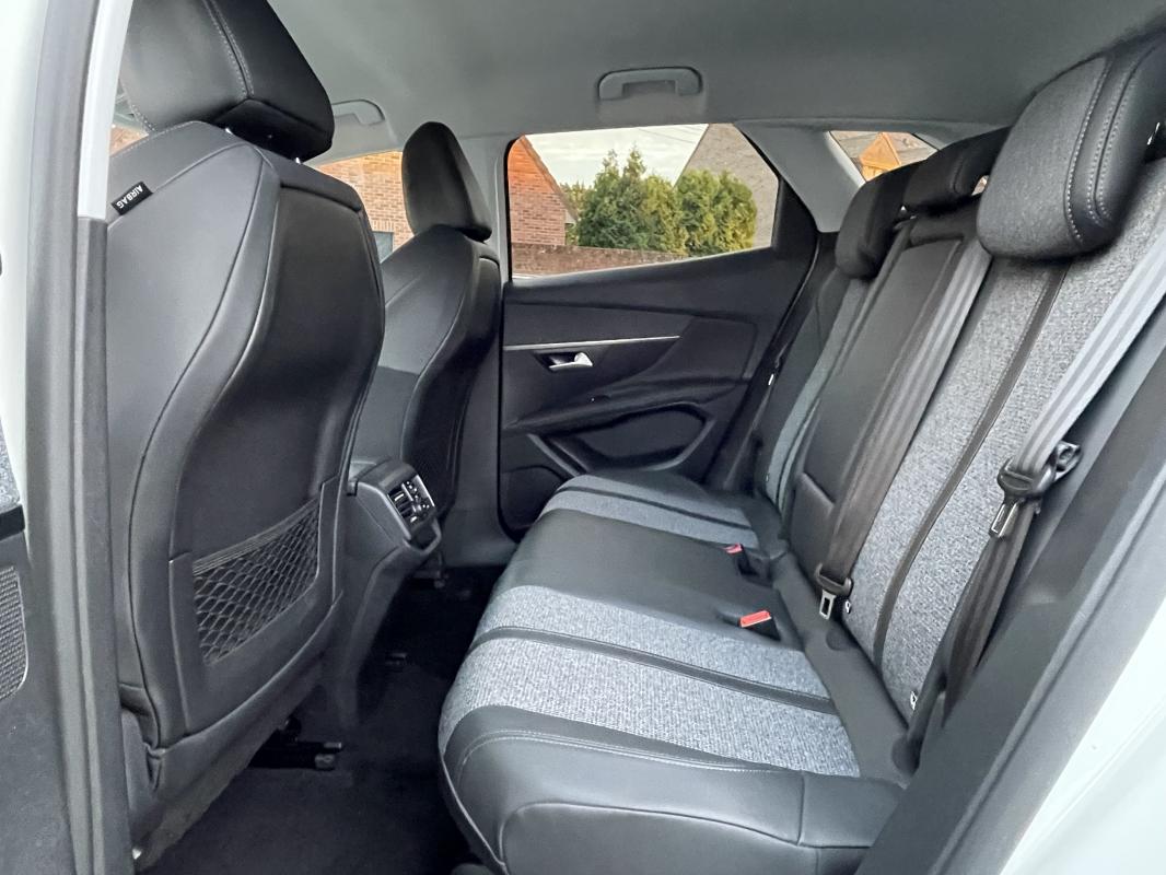 Peugeot 3008 - ALLURE 1.2 ESSENCE 130 EAT8 1ère MAIN