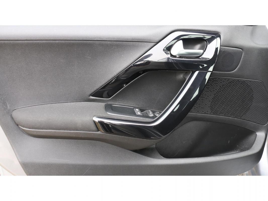 Peugeot 208 - 1.2i PureTech 12V S&S - 82 BERLINE Active PHASE 2