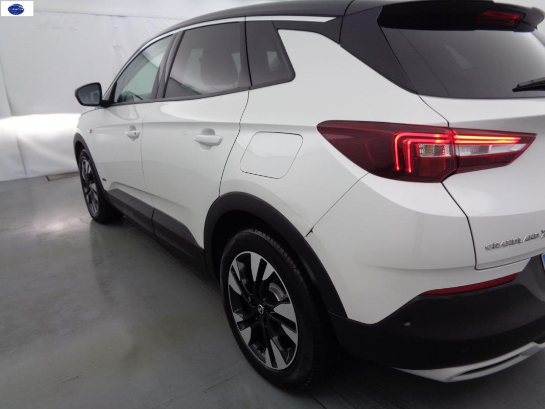 Opel Grandland X - 1.6 HYBRID TURBO 300 AT8 ULTIMATE